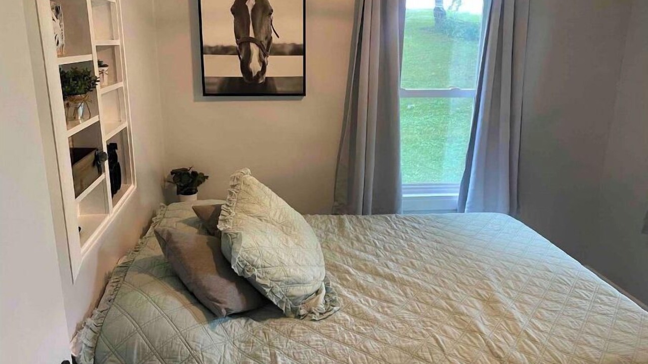 Photo of Bedroom in Le Claire