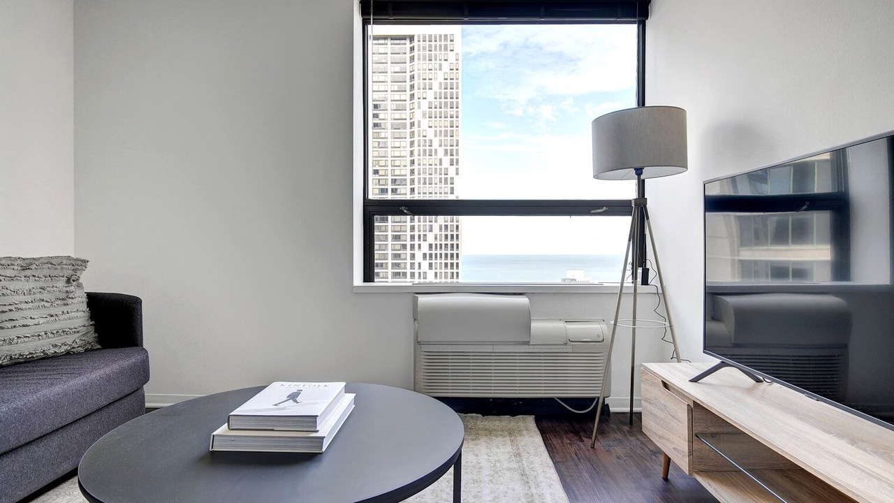 Photo of Livingroom in Streeterville