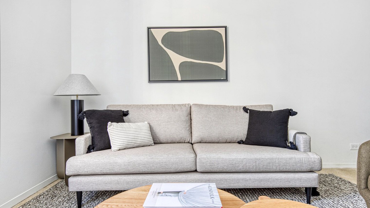 Photo of Livingroom in Streeterville