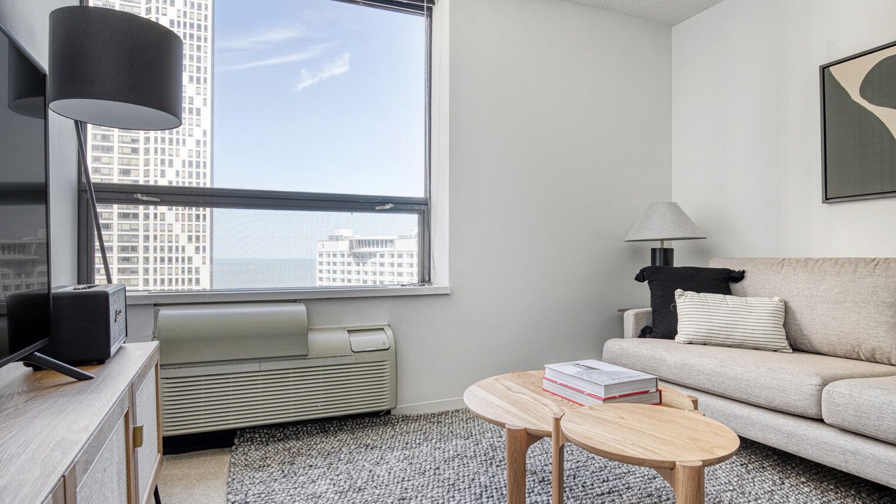 Photo of Livingroom in Streeterville