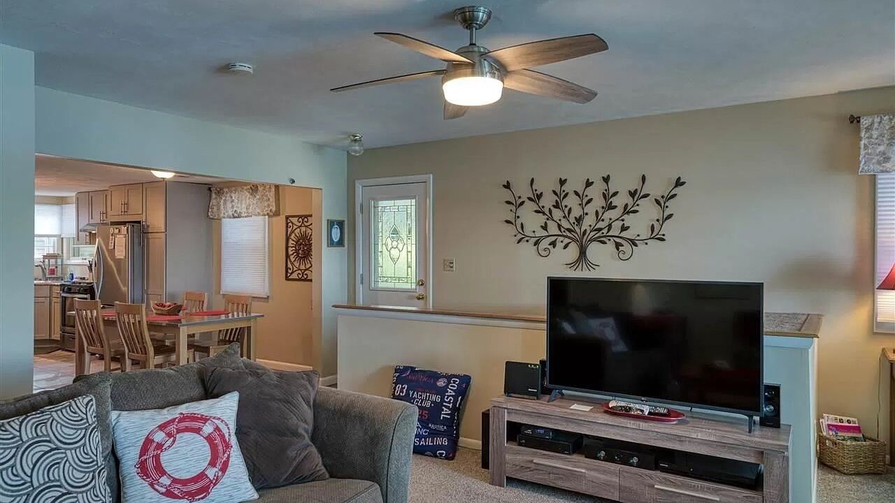 Photo of Livingroom in Mayfield