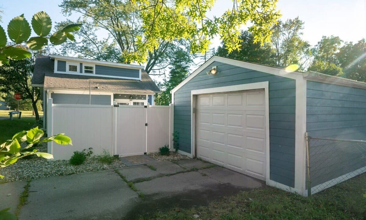 Photo of Outdoor in Roseland