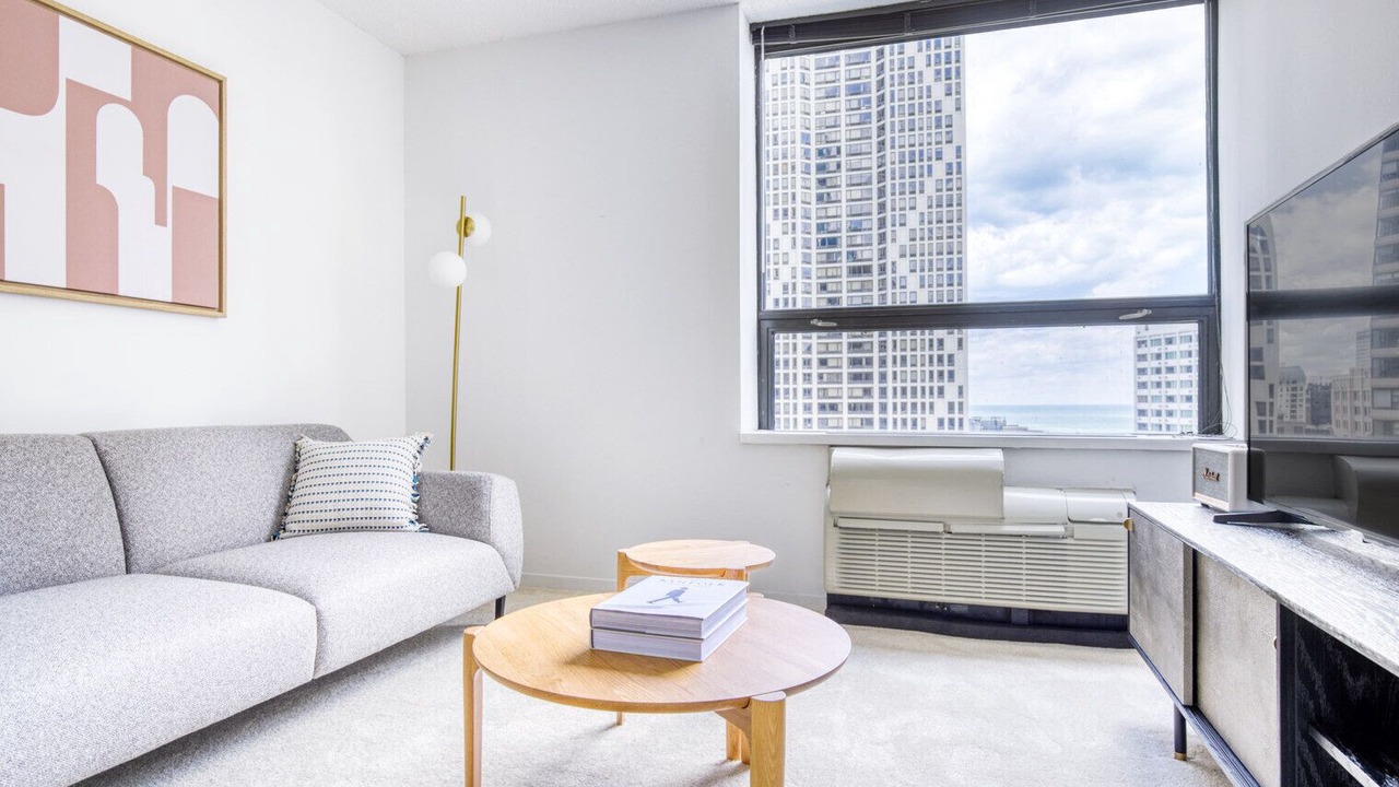 Photo of Livingroom in Streeterville