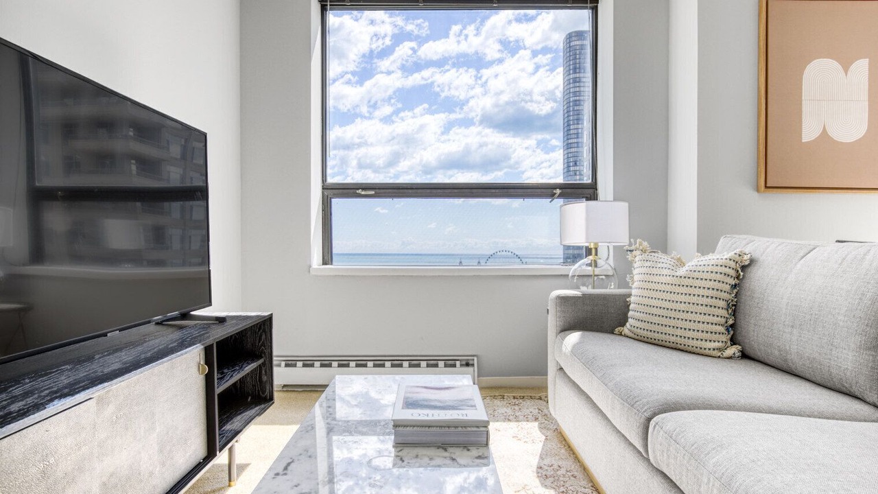 Photo of Livingroom in Streeterville