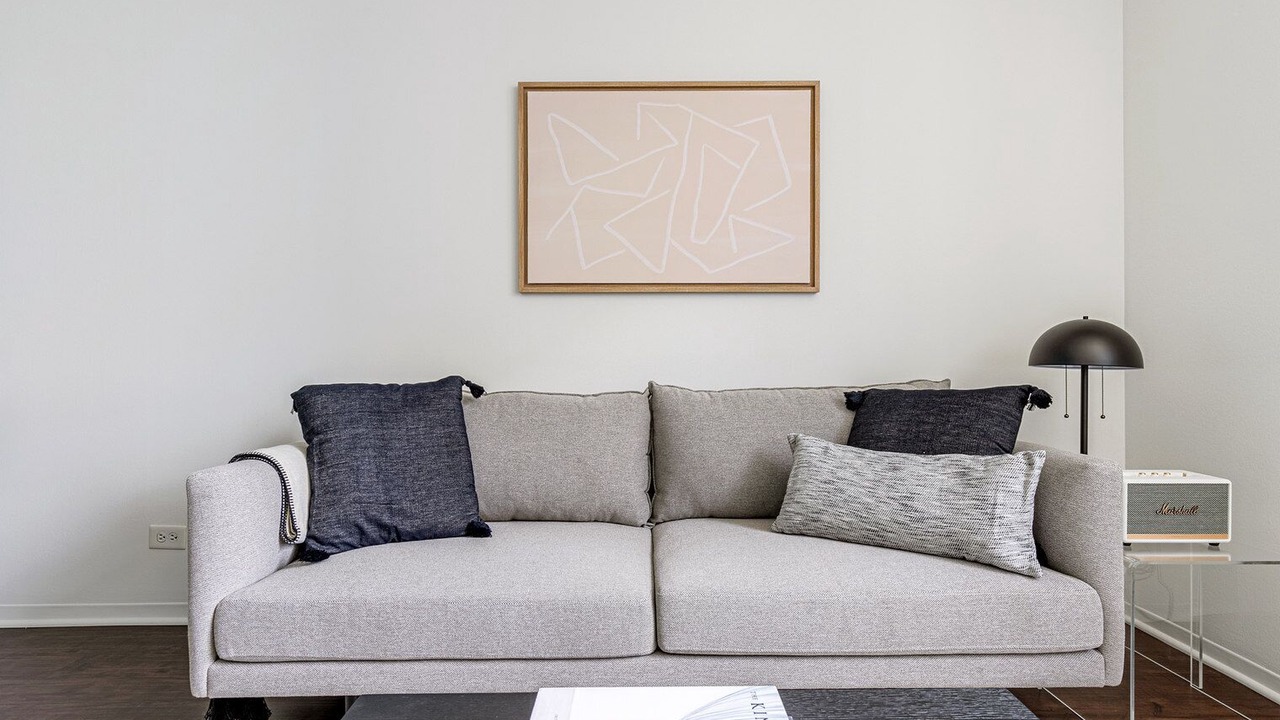 Photo of Livingroom in Streeterville
