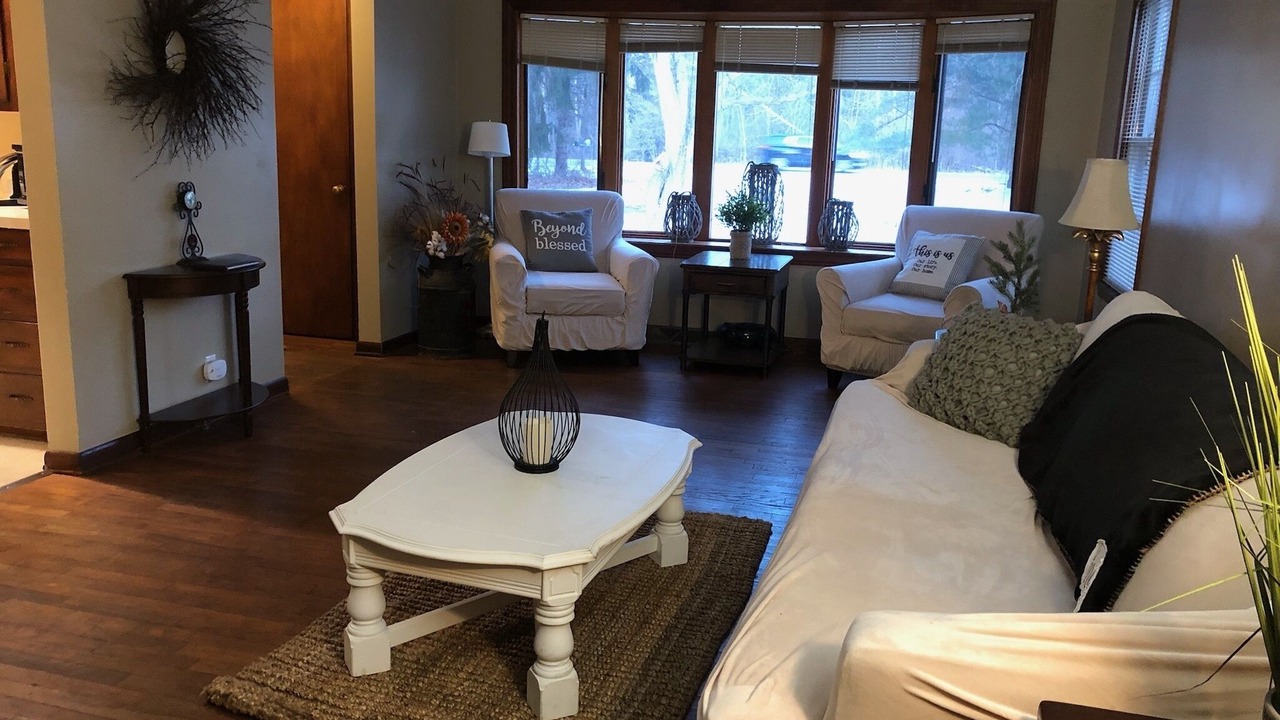 Photo of Livingroom in Birch Run Township