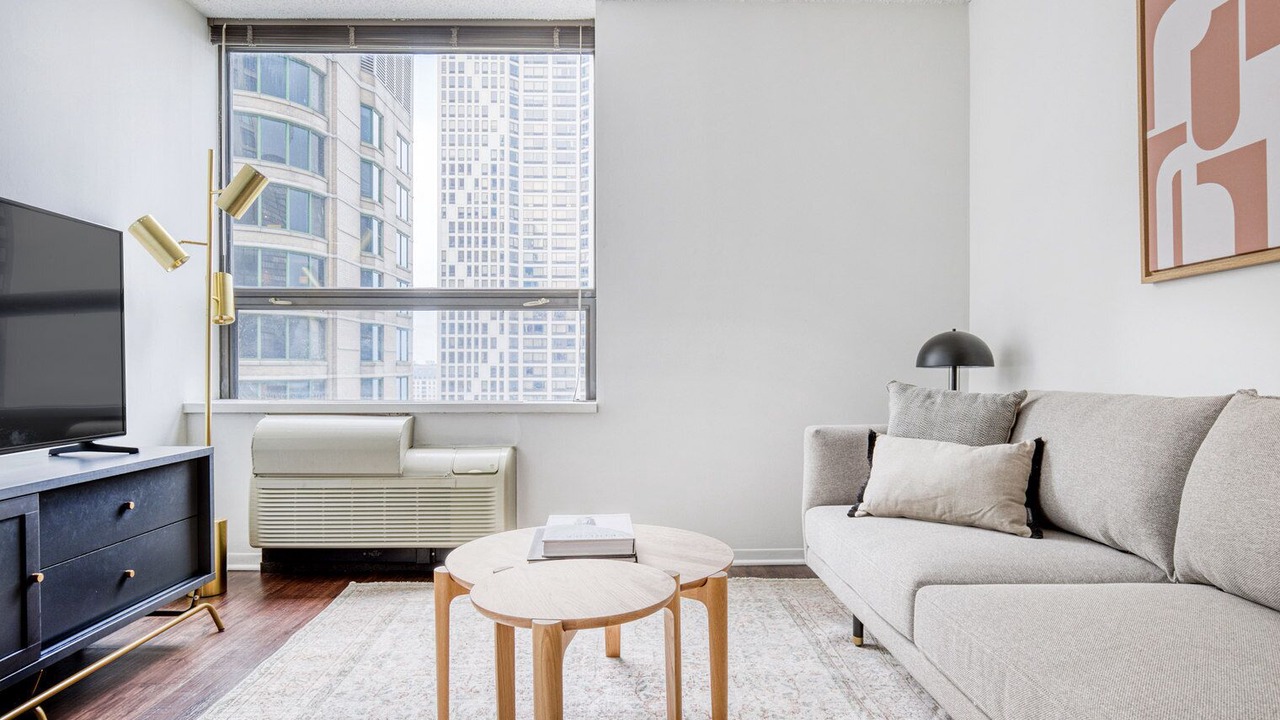 Photo of Livingroom in Streeterville