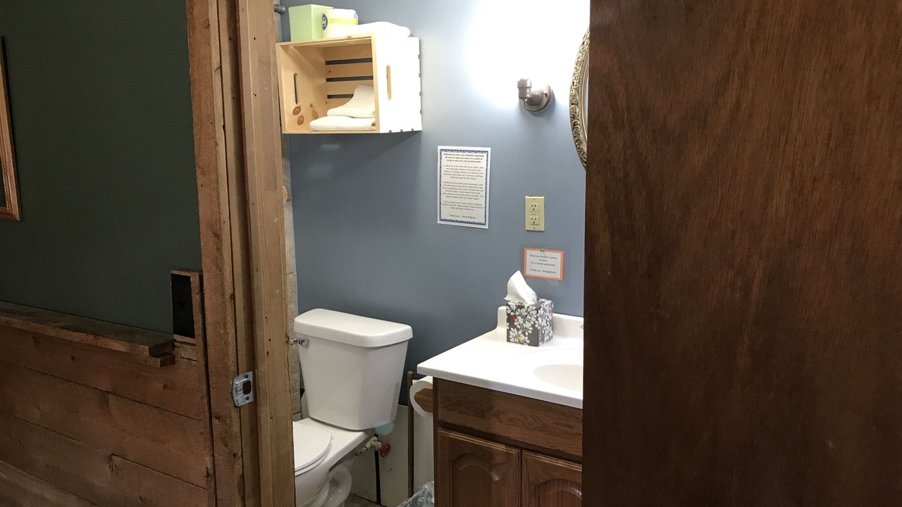 Photo of Bathroom in Grawn