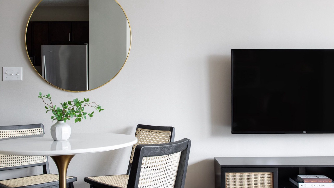 Photo of Livingroom in Near North Side