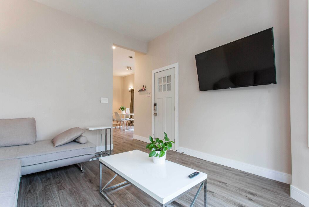 Photo of Livingroom in Lakeview