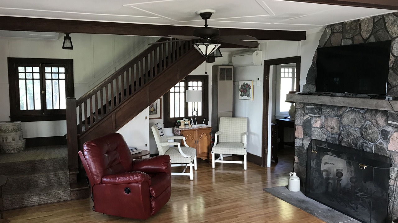 Photo of Livingroom in Egg Harbor