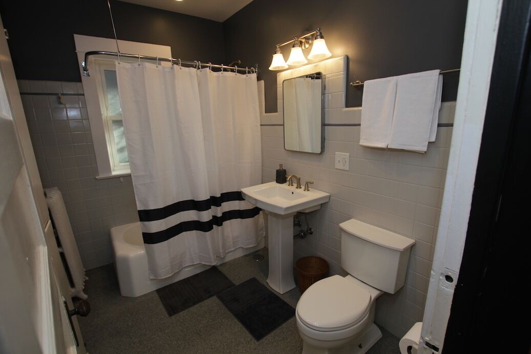 Photo of Bathroom in Oak Park