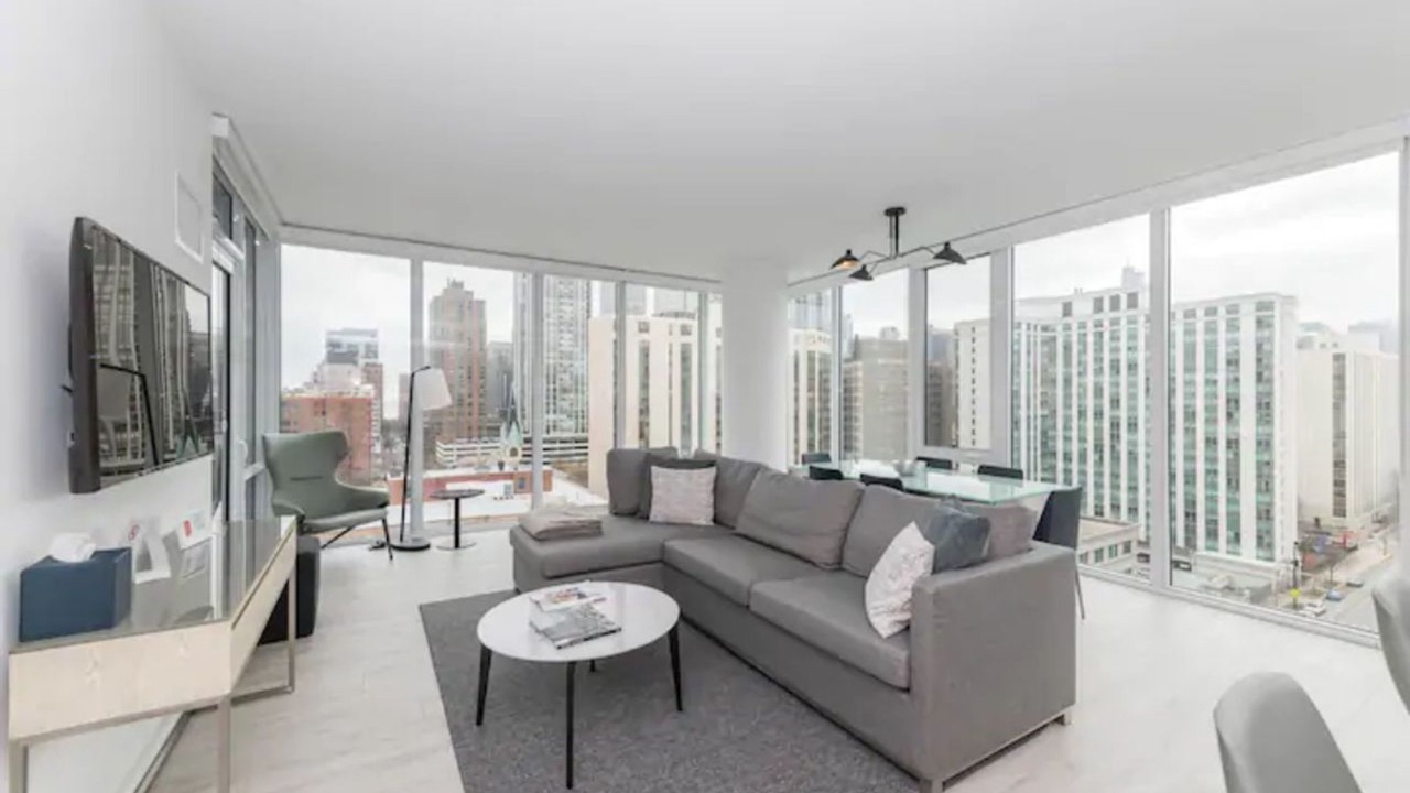 Photo of Livingroom in Near North Side
