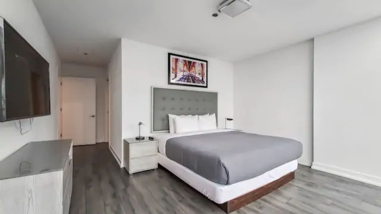 Photo of Bedroom in Near North Side