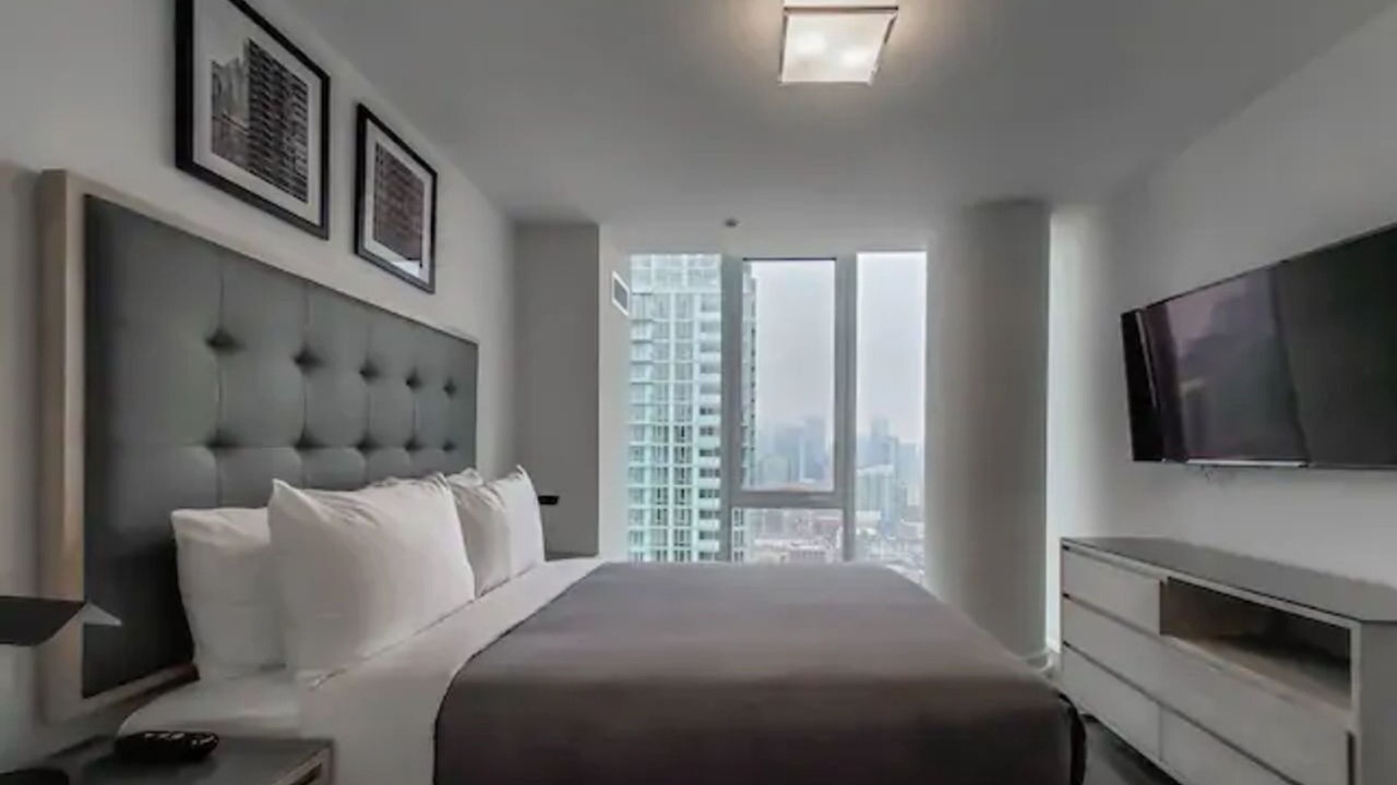 Photo of Bedroom in Near North Side