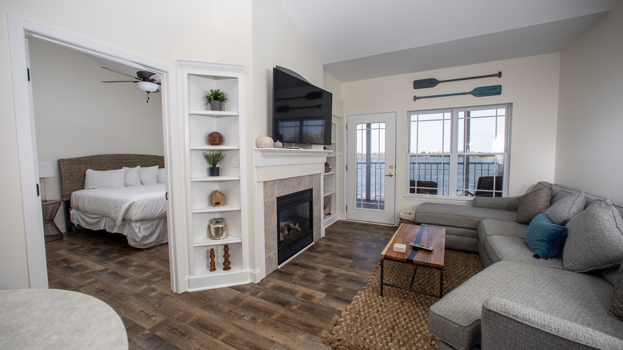 Photo of Livingroom in Delavan Lake