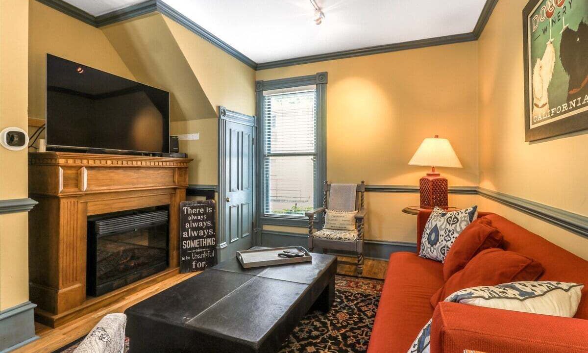 Photo of Livingroom in Lake Geneva