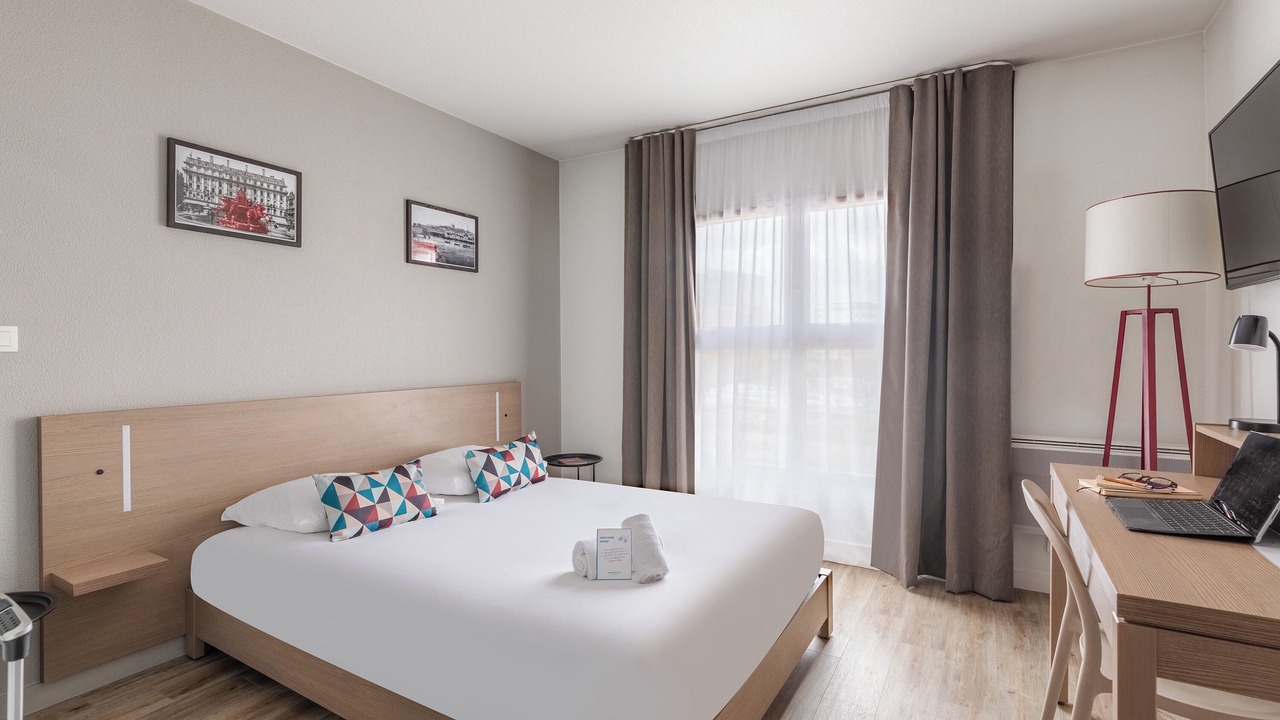Photo of Bedroom in Villette - Maisons Neuves
