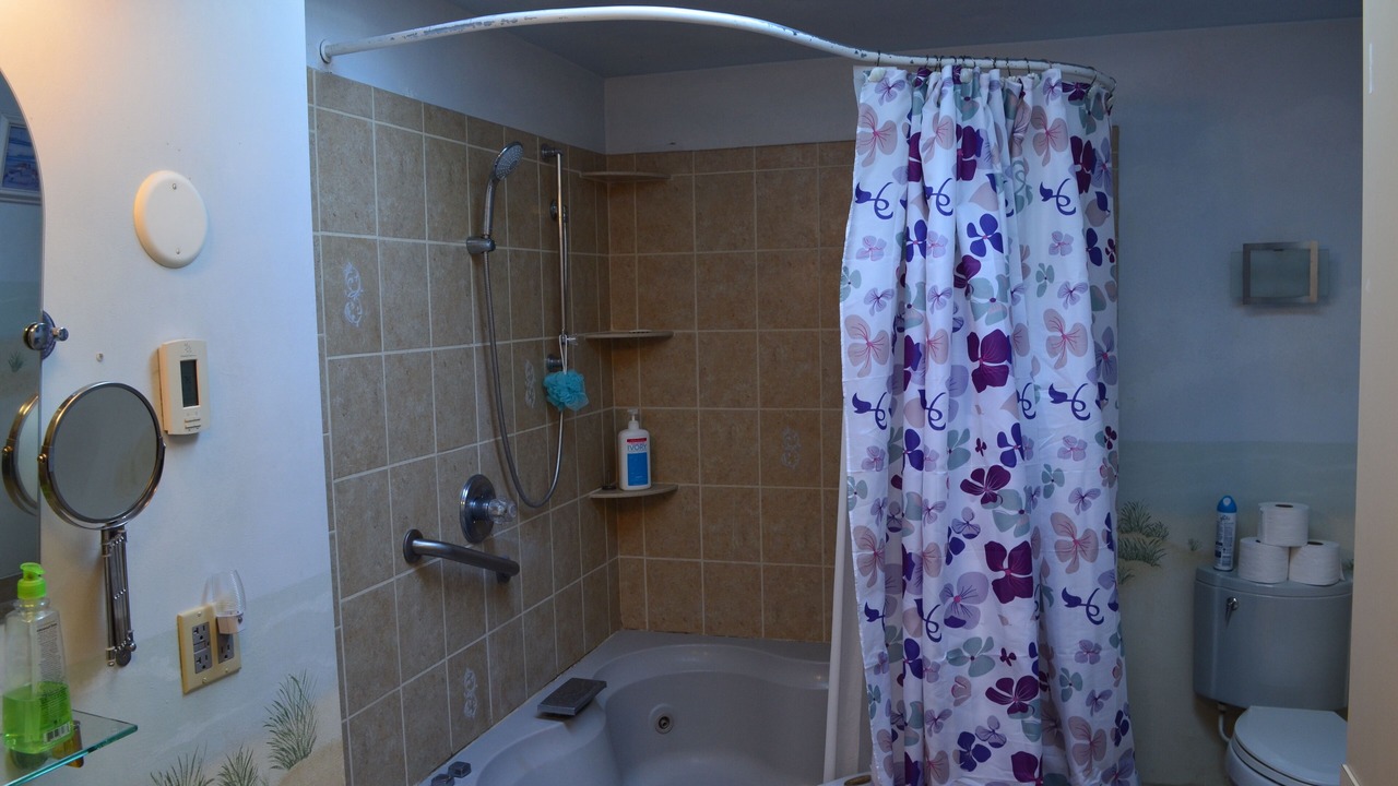 Photo of Bathroom in Waukazoo Woods