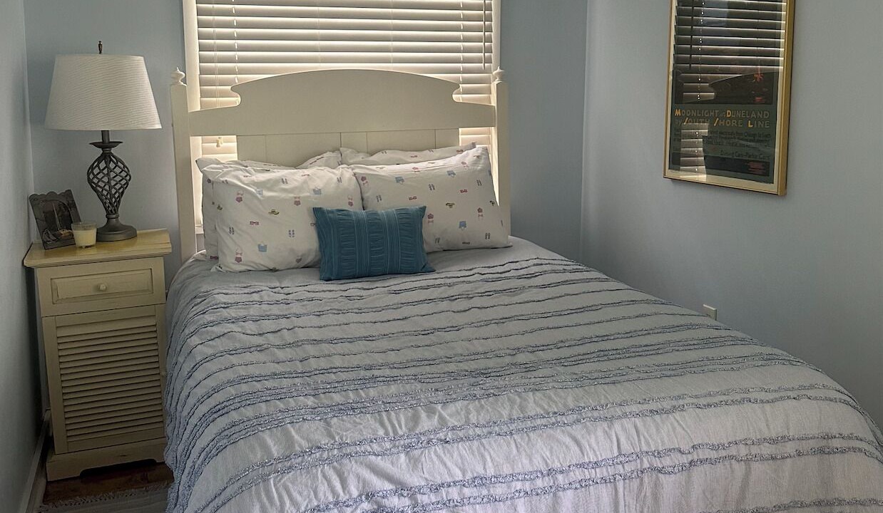 Photo of Bedroom in Lakeside