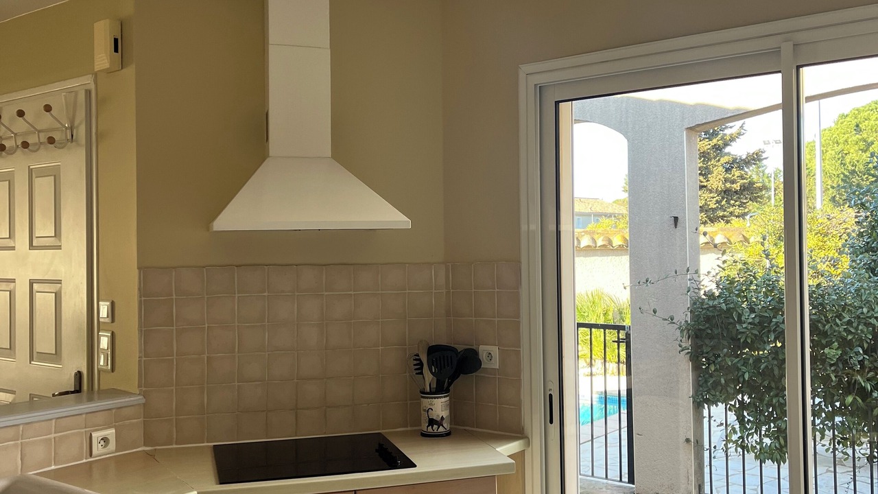 Photo of Kitchen in Pomerols