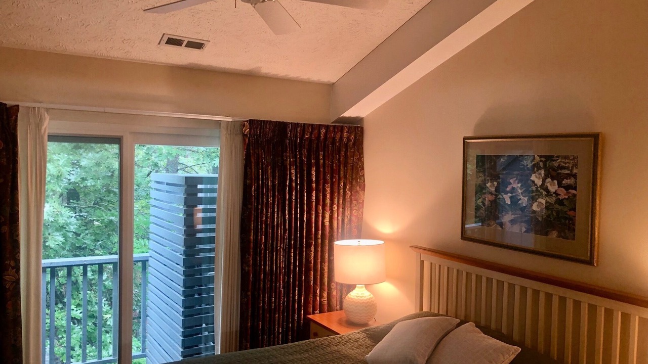 Photo of Bedroom in Maple City