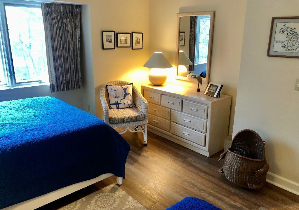 Photo of Bedroom in Maple City