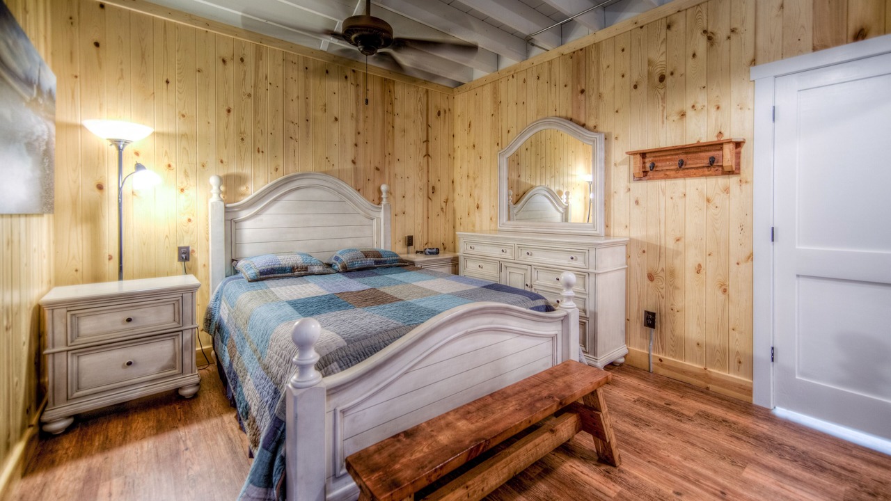 Photo of Bedroom in Elk Rapids