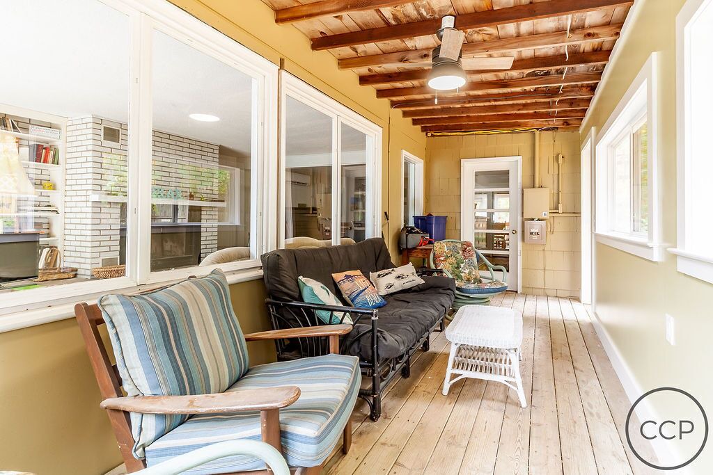 Photo of Livingroom in Montague