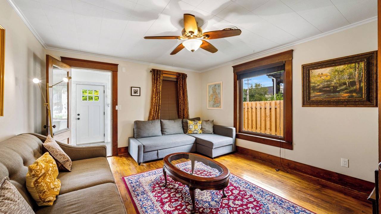 Photo of Livingroom in Baileys Harbor