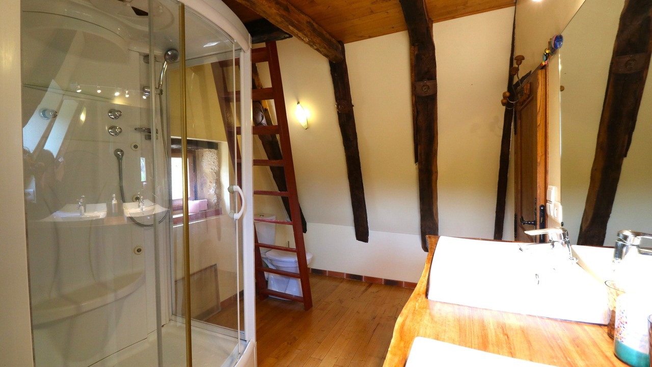 Photo of Bathroom in Meyrals