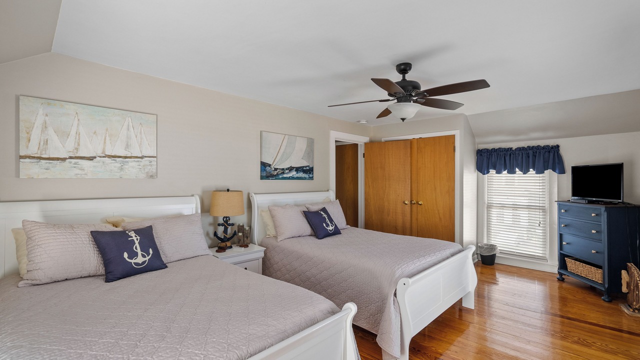 Photo of Bedroom in Le Claire