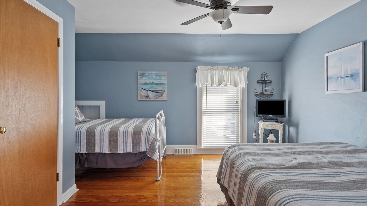 Photo of Bedroom in Le Claire