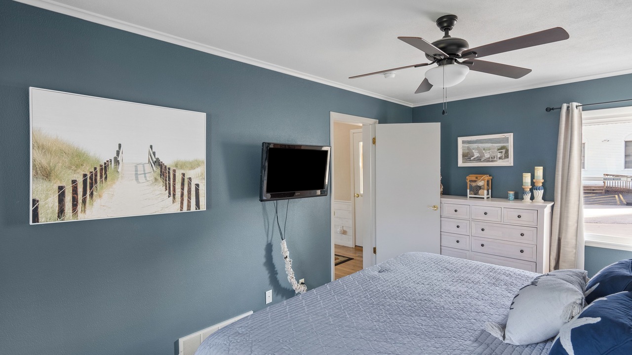 Photo of Bedroom in Le Claire