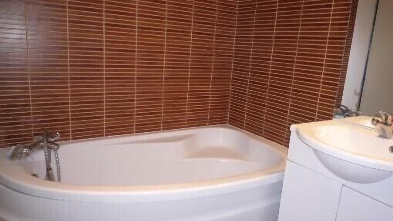 Photo of Bathroom in Arc-1800