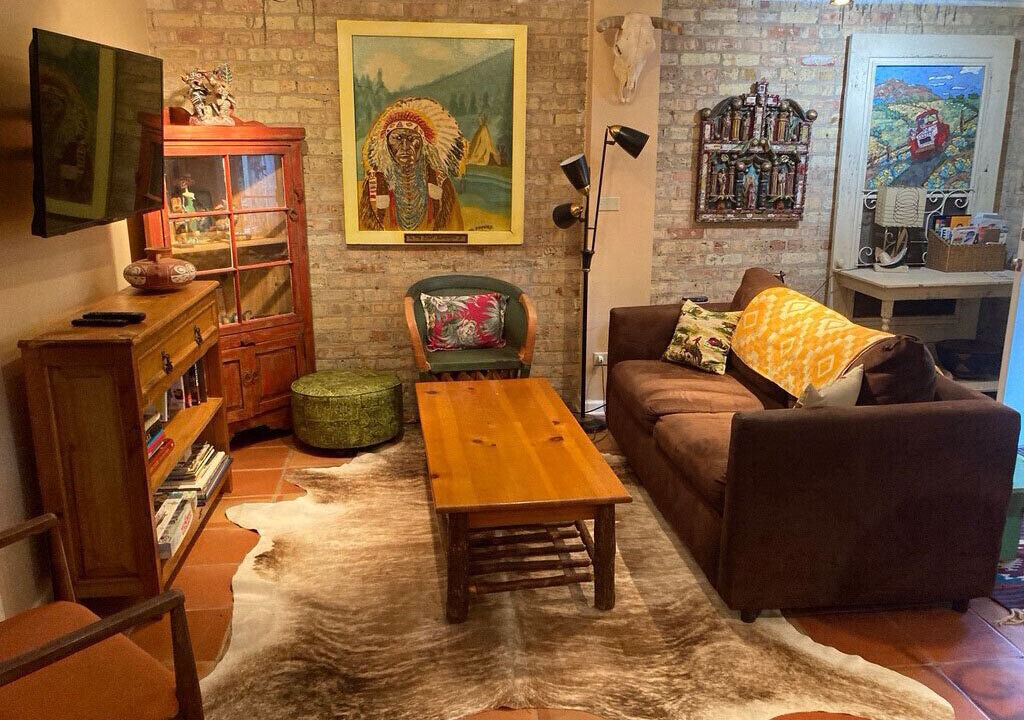 Photo of Livingroom in North Evanston