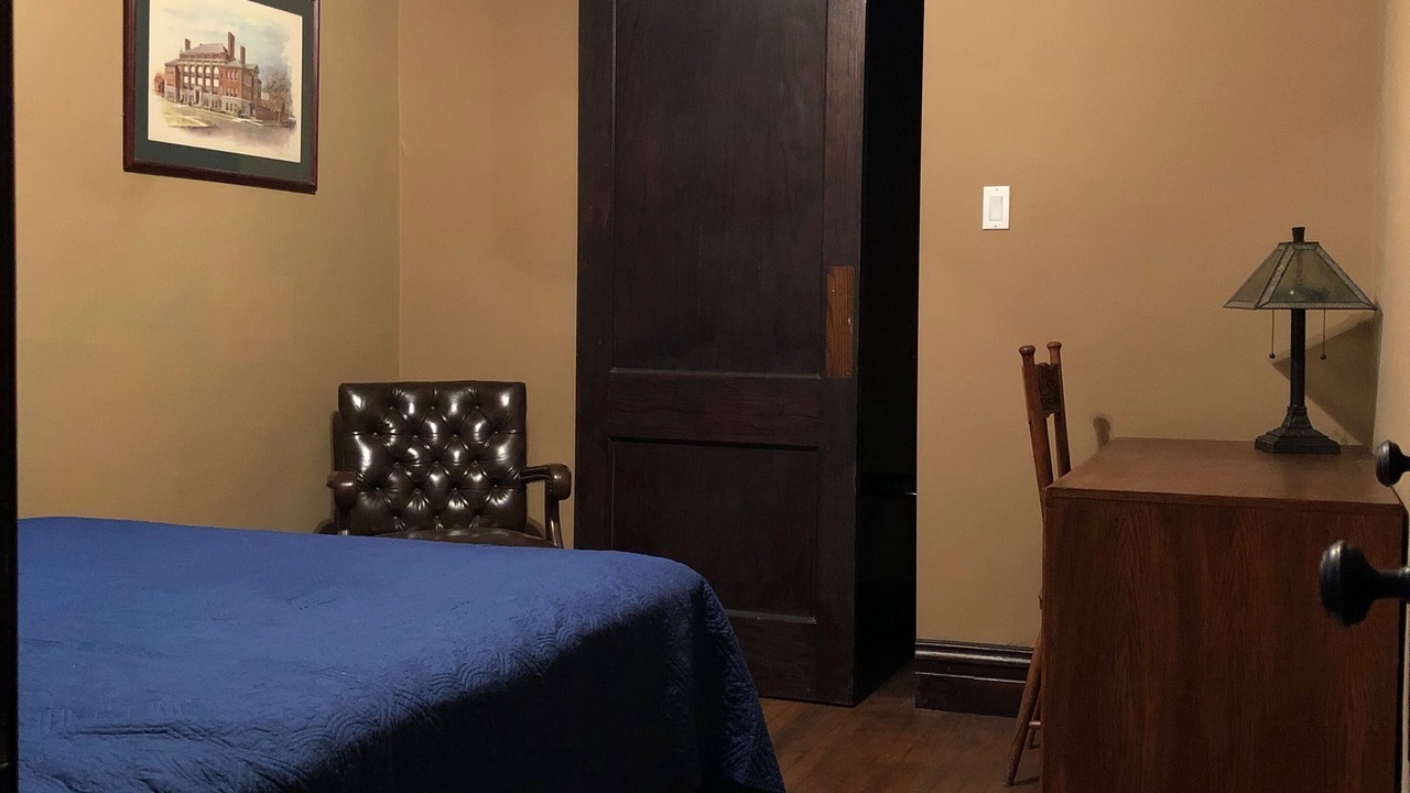 Photo of Bedroom in Lakeview