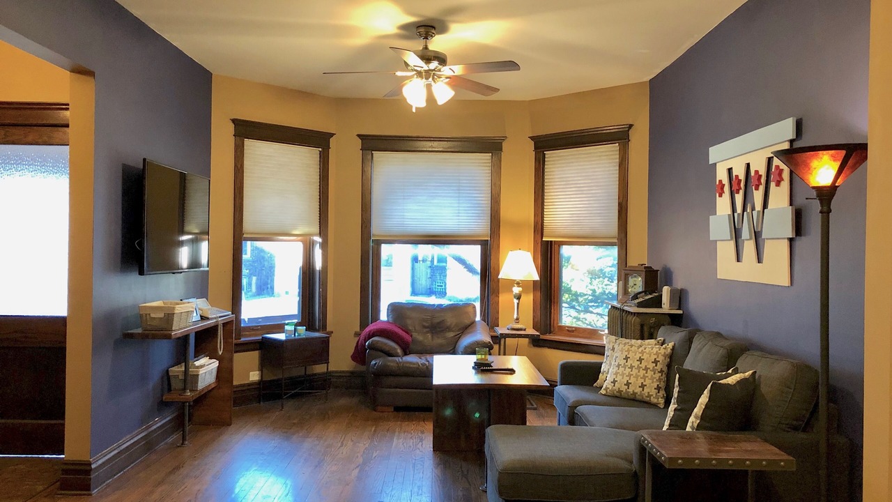 Photo of Livingroom in Lakeview