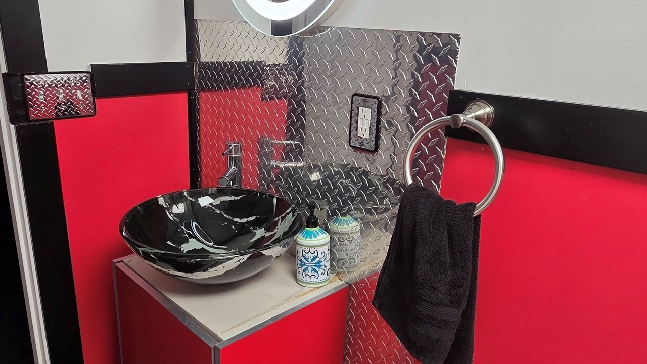 Photo of Bathroom in Groveland