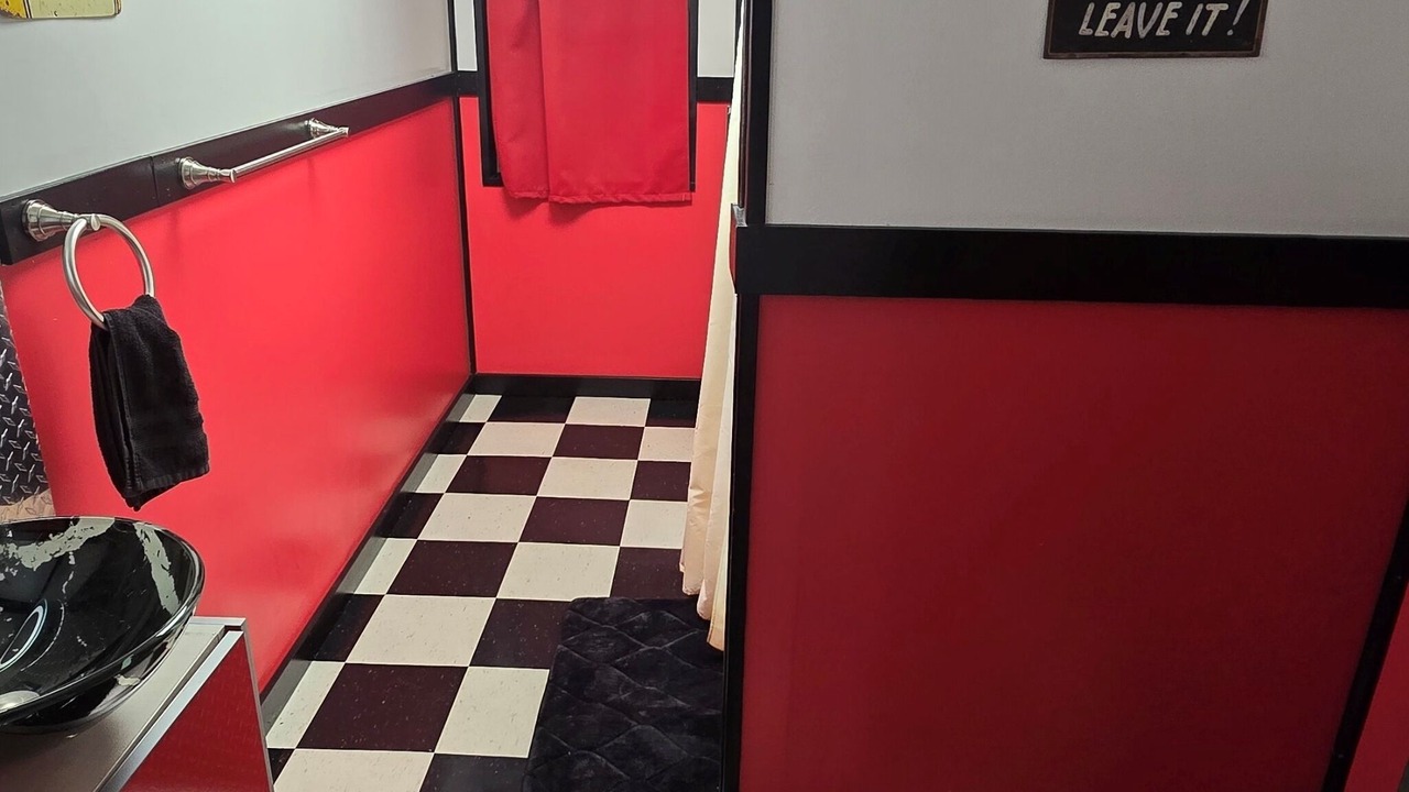 Photo of Bathroom in Groveland