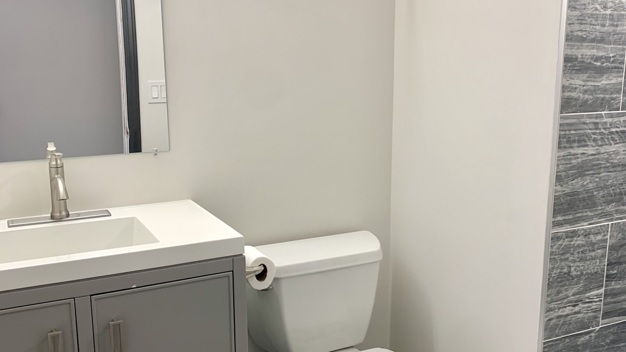 Photo of Bathroom in Lakeview