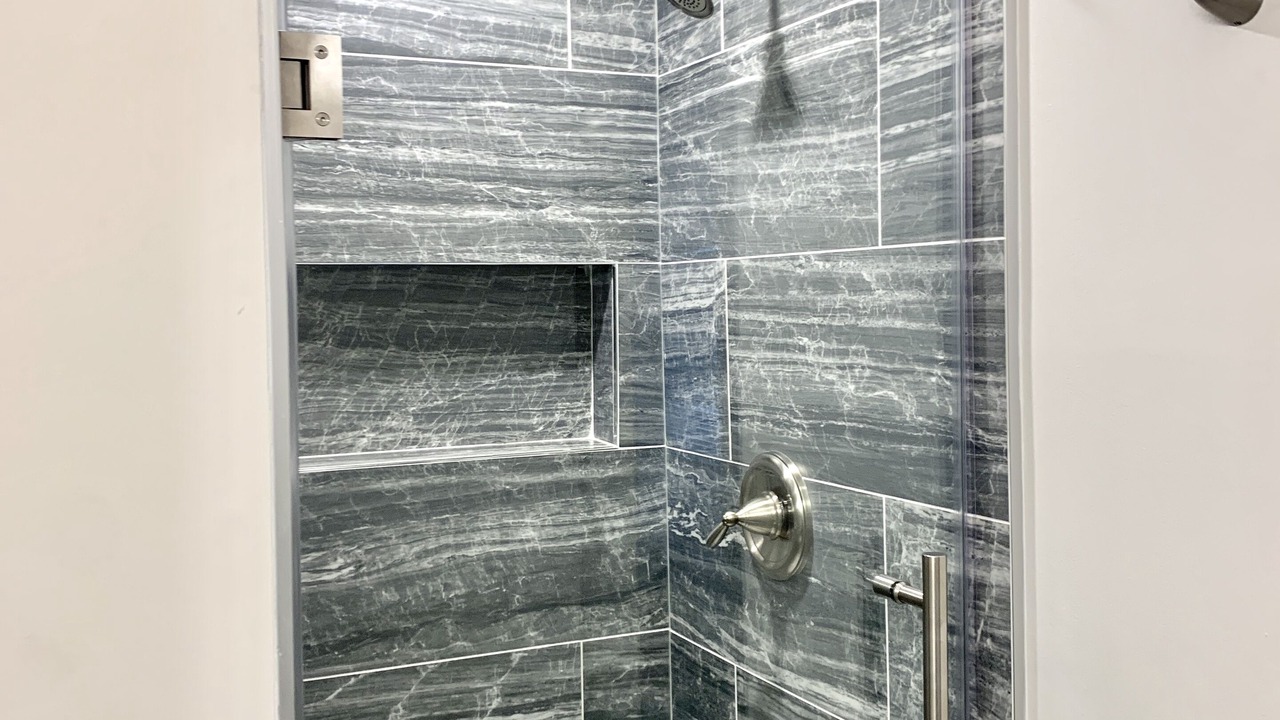 Photo of Bathroom in Lakeview
