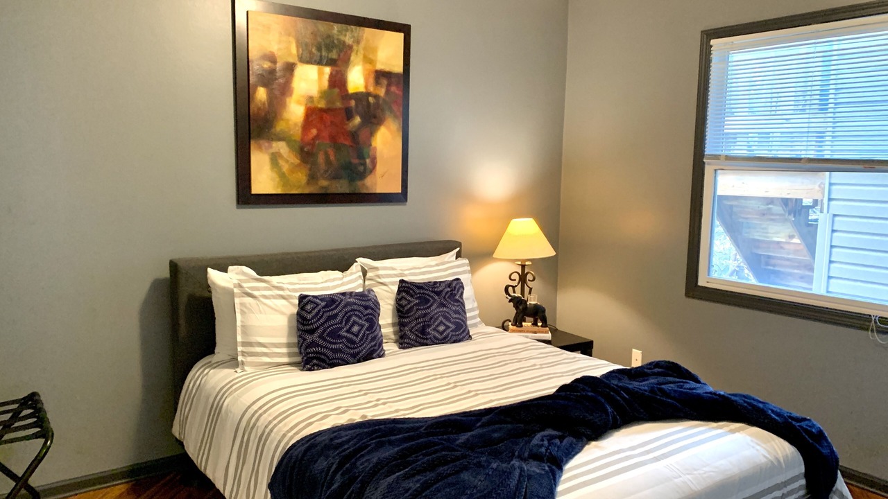 Photo of Bedroom in Lakeview