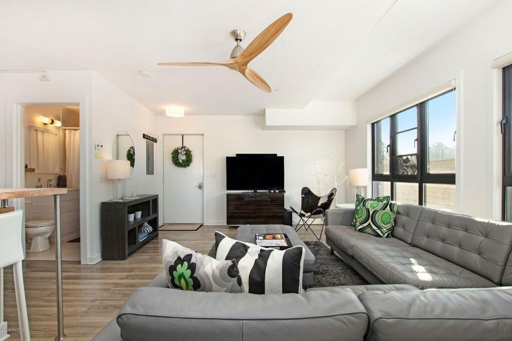 Photo of Livingroom in Saugatuck