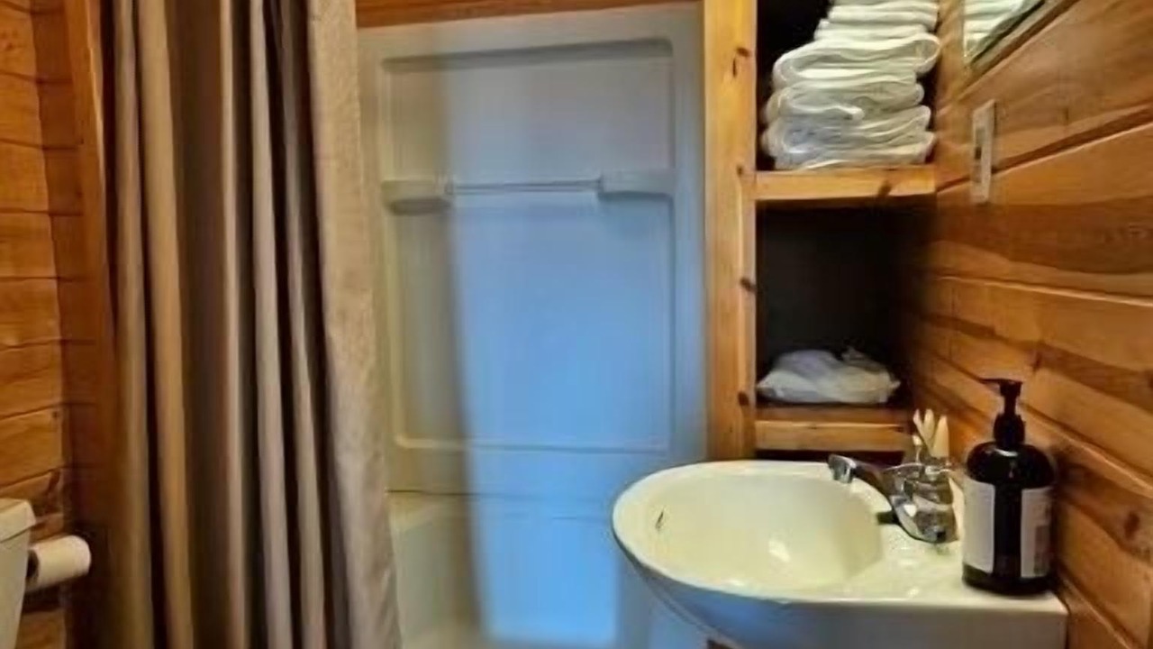 Photo of Bathroom in Hessel