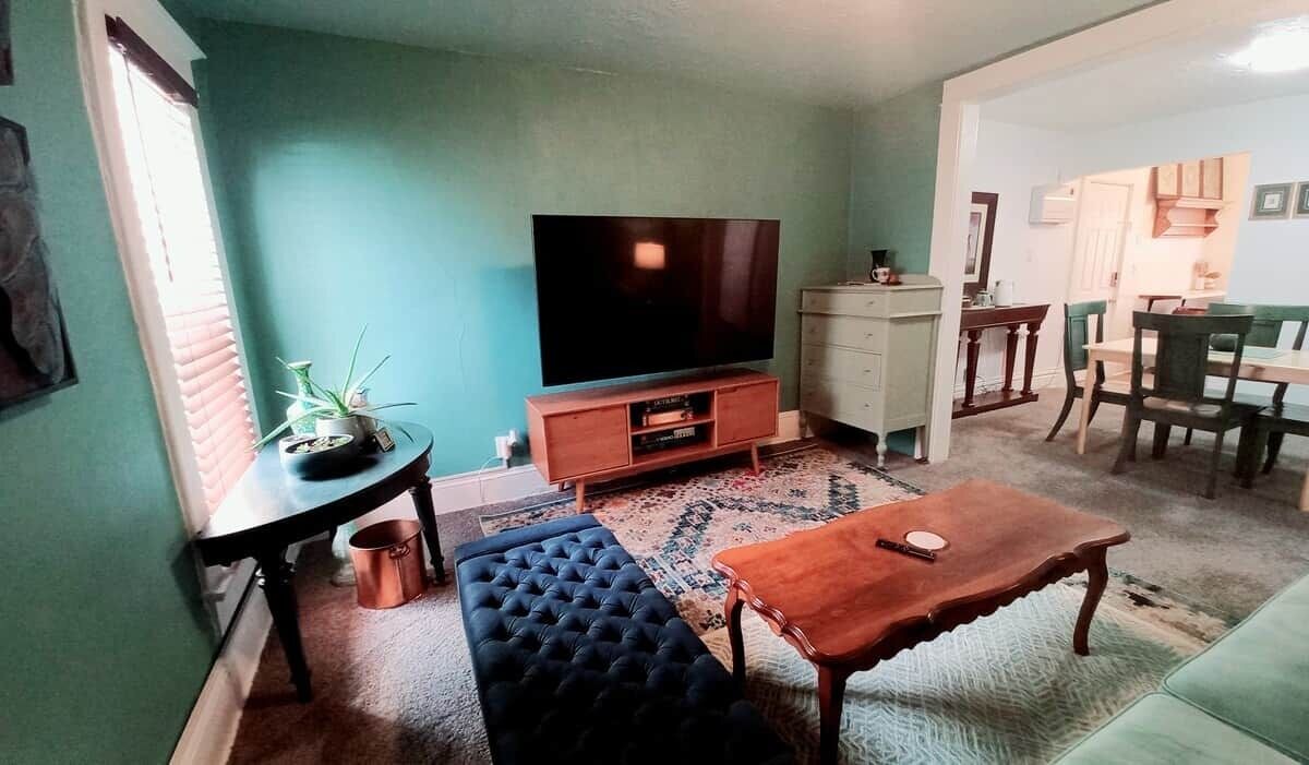 Photo of Livingroom in Ames