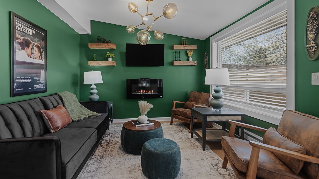 Photo of Livingroom in Williams Bay