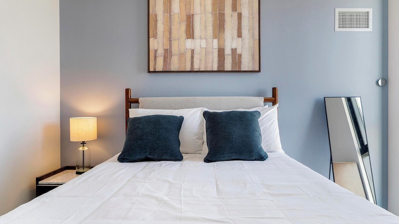 Photo of Bedroom in Illinois Medical District