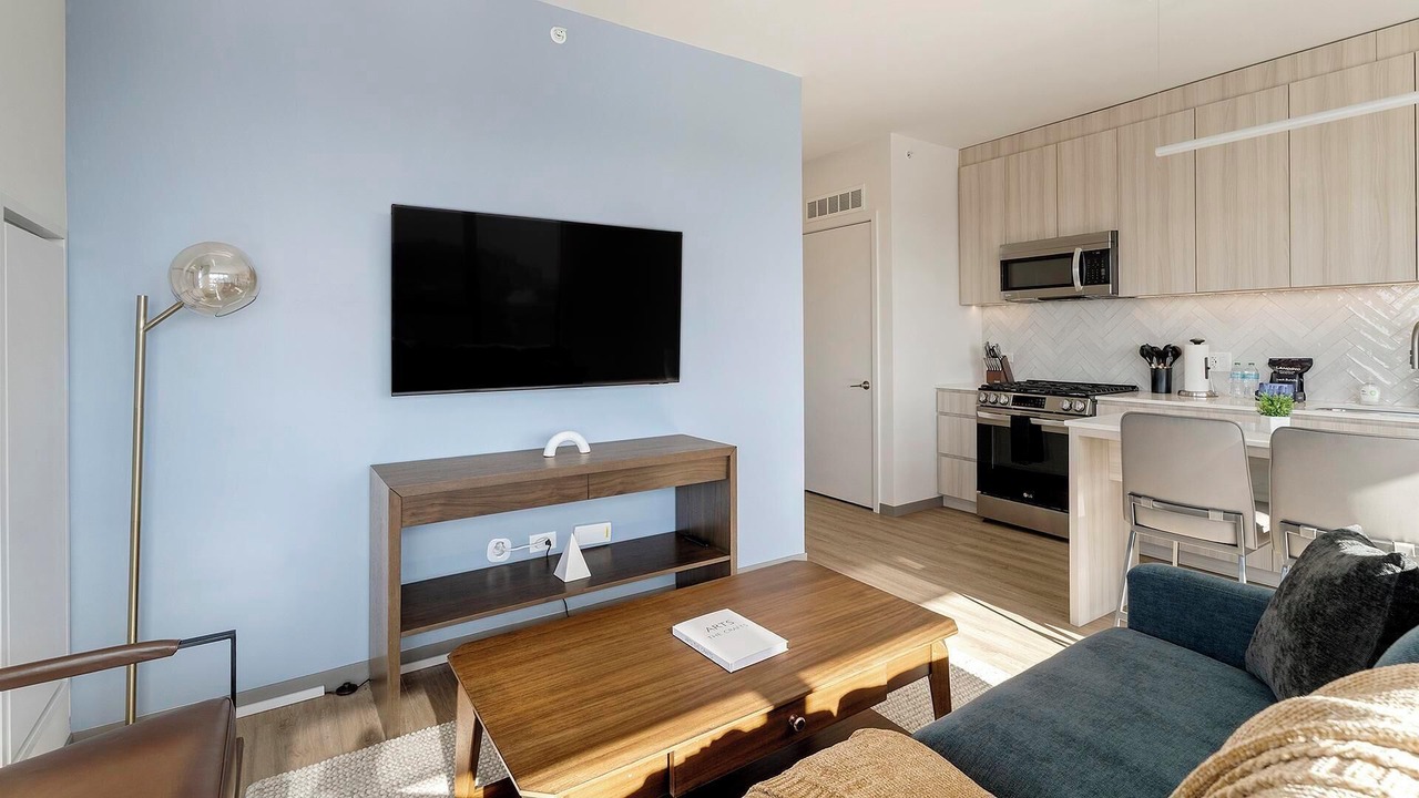 Photo of Livingroom in Illinois Medical District