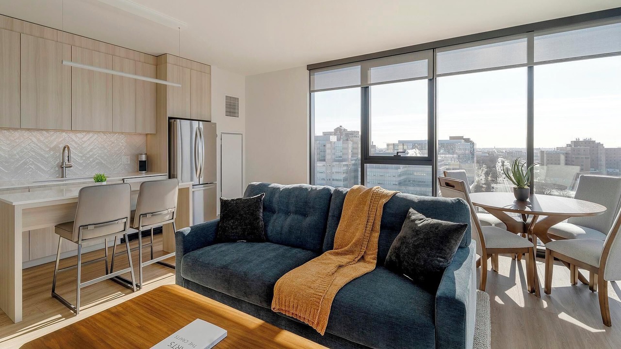 Photo of Livingroom in Illinois Medical District